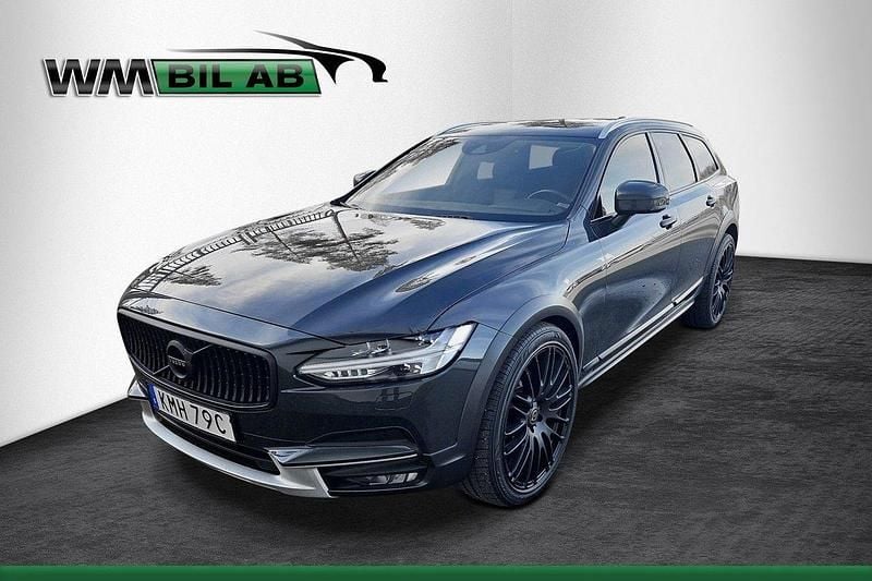 Grå Begagnad 2020 Volvo V90 CC Momentum Kombi | 274 000 kr (Marknadspris) - Bild 1/4