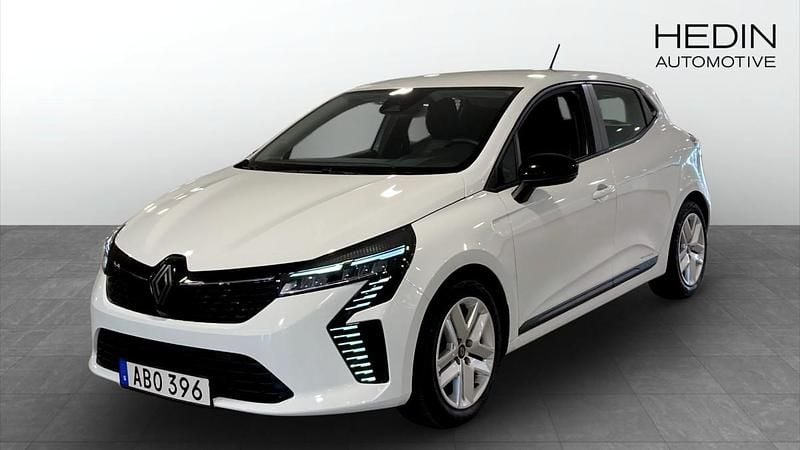 Vit (white) Begagnad 2023 Renault Clio V Evolution Halvkombi | 179 900 kr (Marknadspris) - Bild 1/4