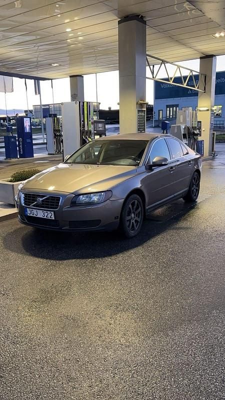 Begagnad 2007 Volvo S80 Sedan | 40 000 kr (Marknadspris) - Bild 1/4