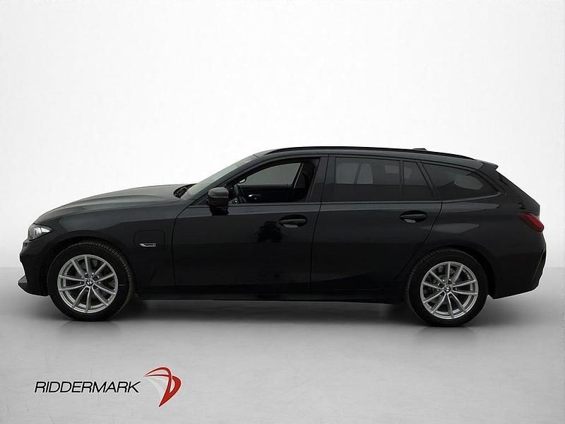 Begagnad BMW 330 Shadowline 292 HK (214 kW) 2023 Svart Kombi