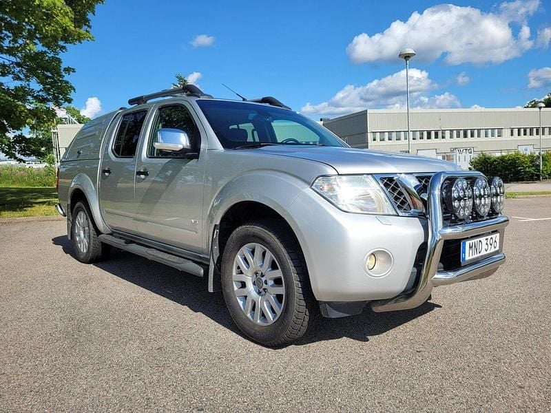 Silver Begagnad 2014 Nissan Navara Pickup | 137 500 kr (Marknadspris) - Bild 1/4