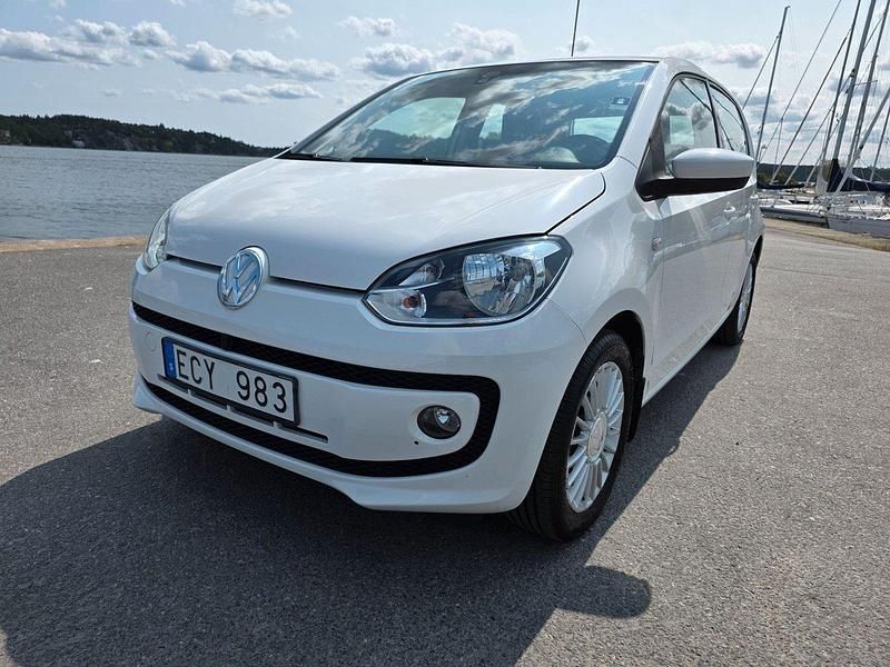 Vit Begagnad 2014 VW up! high up! Halvkombi | 75 000 kr (Marknadspris) - Bild 1/4
