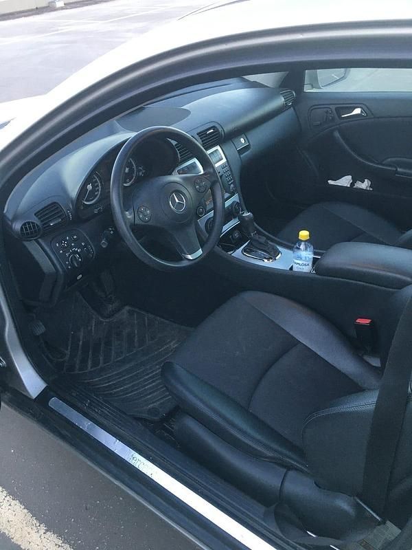 Begagnad 2009 Mercedes CL180 Sportkupé | 37 000 kr - Bild 1/4