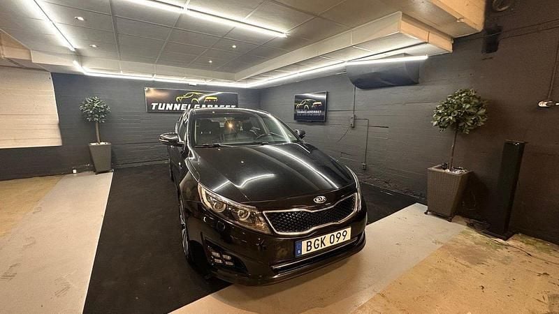 Svart Begagnad 2014 Kia Optima Sedan | 119 000 kr (Bra pris) - Bild 1/4