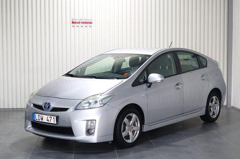 Silver Begagnad 2010 Toyota Prius Halvkombi | 109 900 kr (Marknadspris) - Bild 1/4