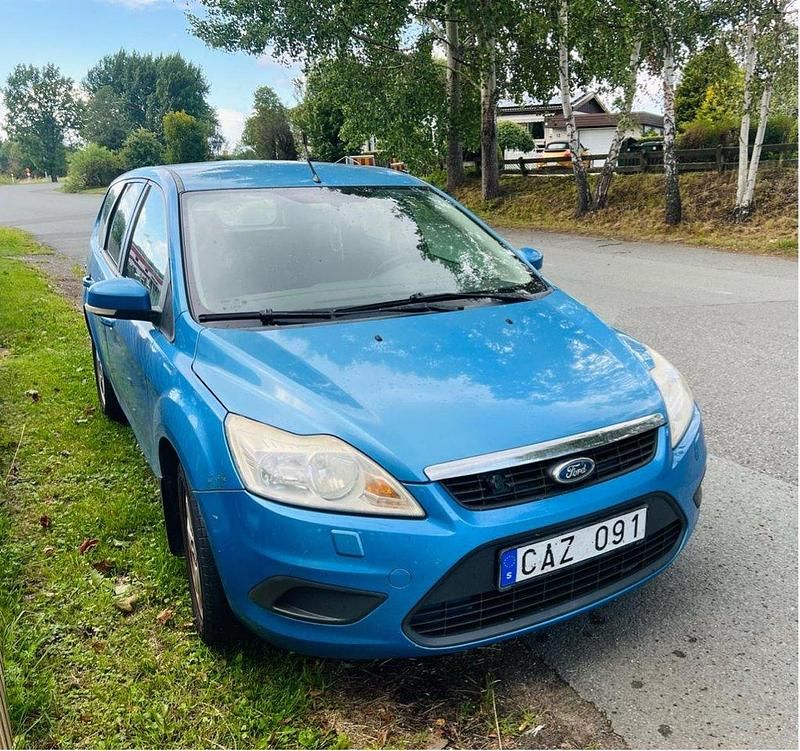 Blå Begagnad 2008 Ford Focus Trend Kombi | 27 000 kr - Bild 1/4