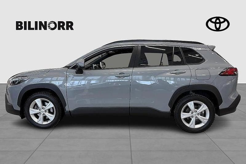 Begagnad Toyota Corolla Cross Plus 200 HK (147 kW) 2023 Grå SUV