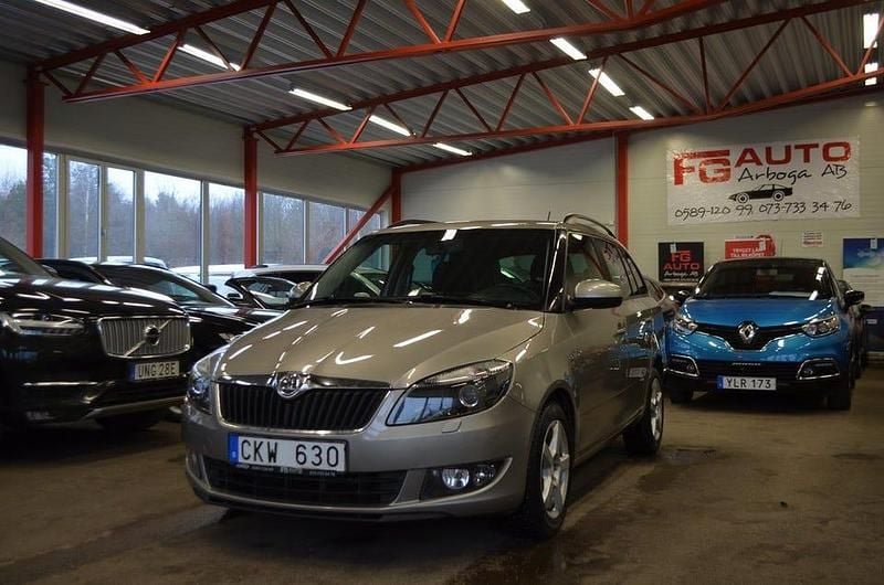 Begagnad Skoda Fabia Ambiente 86 HK (63 kW) 2013 Ljusbrun Kombi