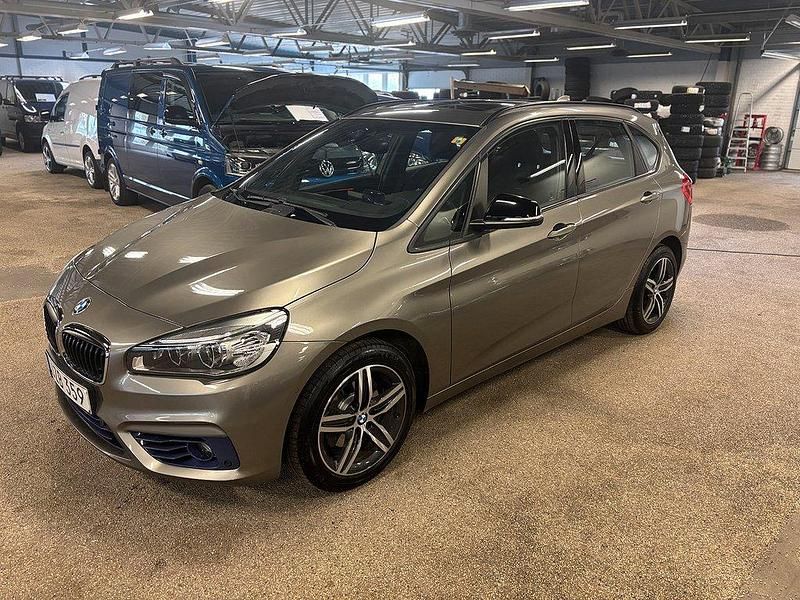 Silver Begagnad 2015 BMW 218 Active Tourer Sport Line Minibuss | 169 000 kr (Lite dyr) - Bild 1/4