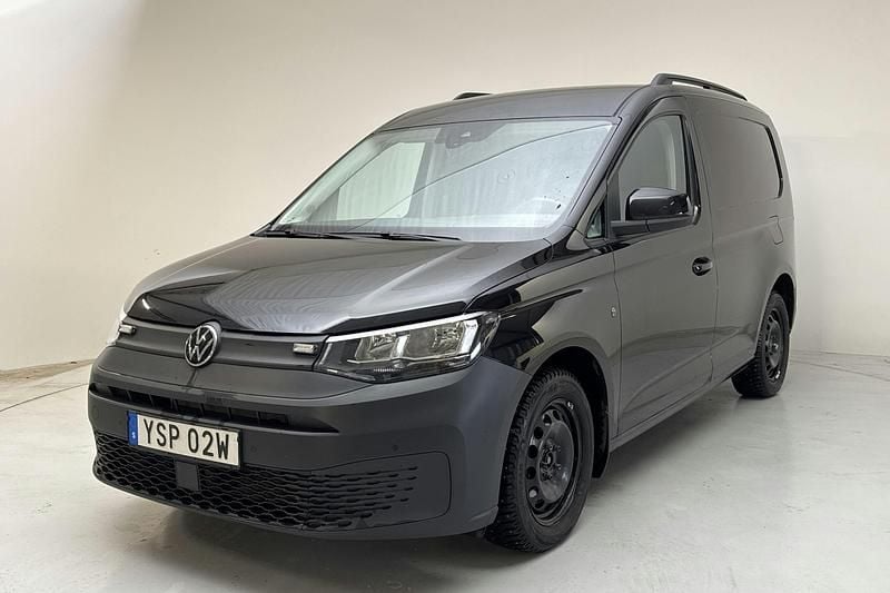 Svart Begagnad 2022 VW Caddy Minibuss | 229 000 kr (Superpris) - Bild 1/4