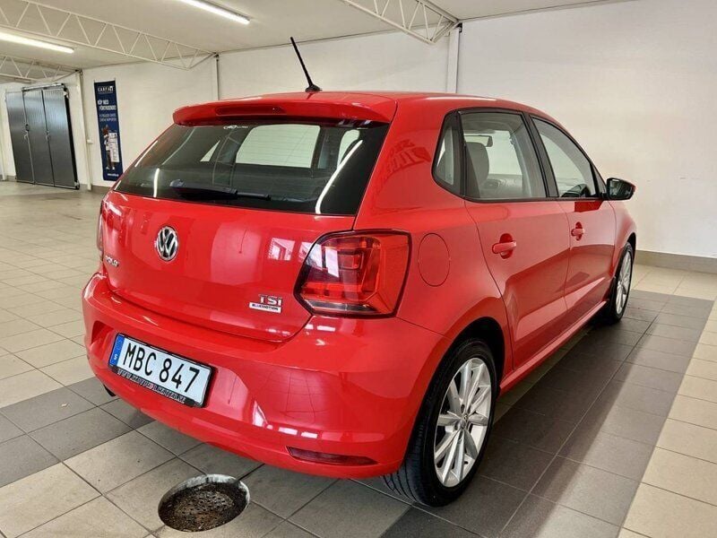 Begagnad VW Polo 90 HK (66 kW) 2015 Röd Halvkombi