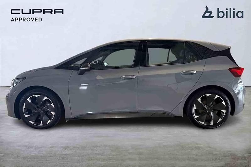 Grå Begagnad 2023 Cupra Born e-Boost Halvkombi | 289 900 kr (Marknadspris) - Bild 1/1