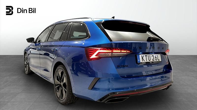Begagnad Skoda Octavia RS 265 HK (194 kW) 2025 Blå Kombi