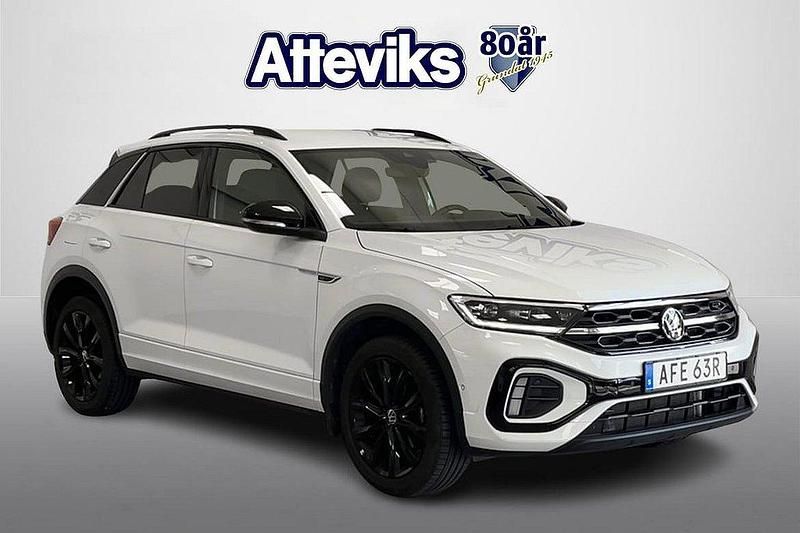 Vit Begagnad 2022 VW T-Roc R-line SUV | 319 000 kr (Marknadspris) - Bild 1/4