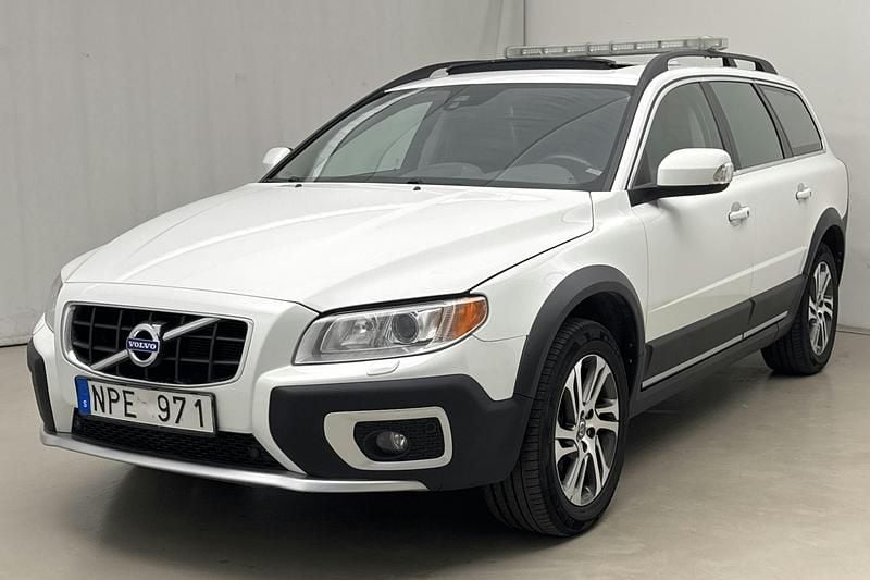 Vit Begagnad 2013 Volvo XC70 Momentum SUV | 115 000 kr (Bra pris) - Bild 1/4
