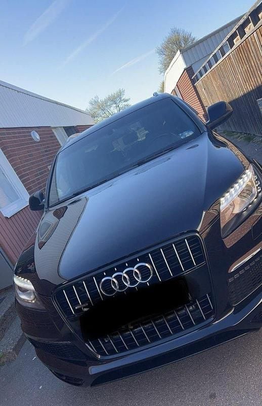 Svart Begagnad 2011 Audi Q7 SUV | 160 000 kr (Marknadspris) - Bild 1/4