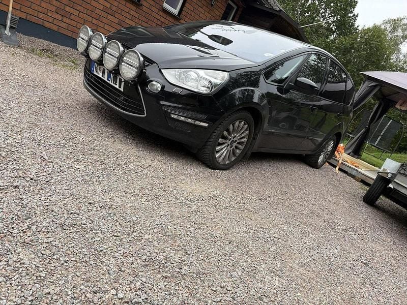 Svart Begagnad 2011 Ford S-MAX S Minibuss | 60 000 kr - Bild 1/3