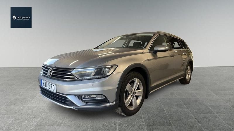 Silver Begagnad 2016 VW Passat Alltrack Kombi | 127 900 kr (Marknadspris) - Bild 1/4