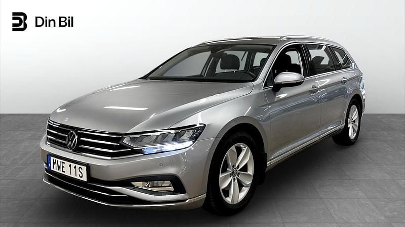 Silver Begagnad 2023 VW Passat Elegance Kombi | 339 500 kr (Marknadspris) - Bild 1/4
