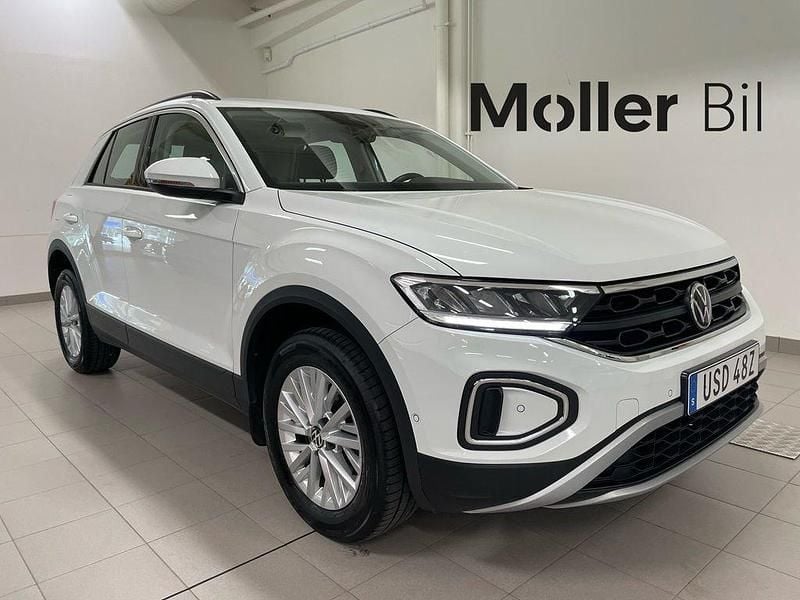 Vit (pure white) Begagnad 2022 VW T-Roc Life SUV | 269 000 kr (Marknadspris) - Bild 1/3