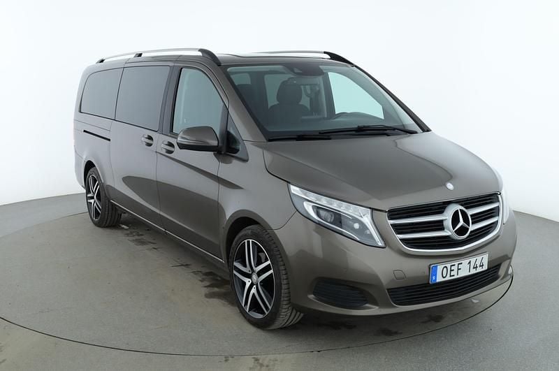 Begagnad Mercedes V250 2016 Grå Minibuss