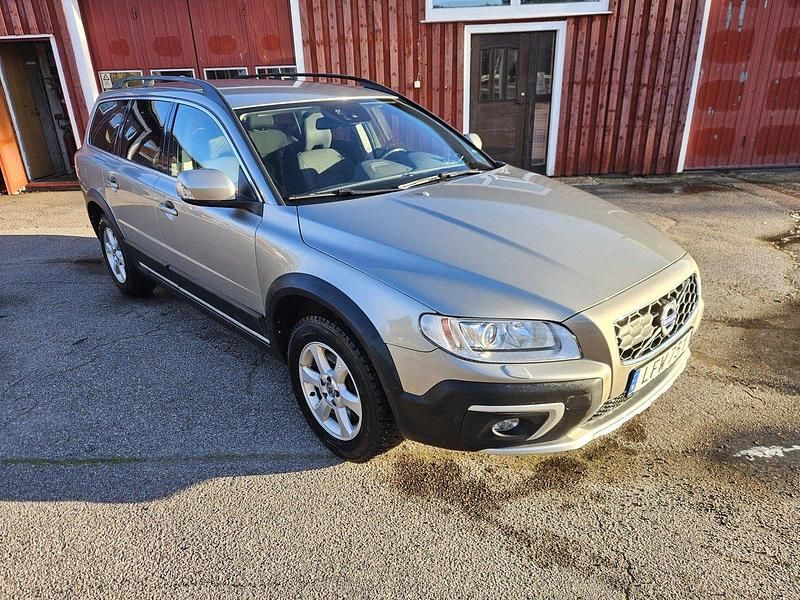Brun Begagnad 2016 Volvo XC70 Momentum Kombi | 159 000 kr (Marknadspris) - Bild 1/4