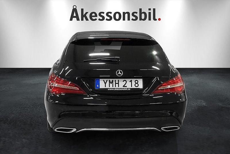 Begagnad Mercedes CLA220 Shooting Brake 177 HK (130 kW) 2017 Svart Kombi