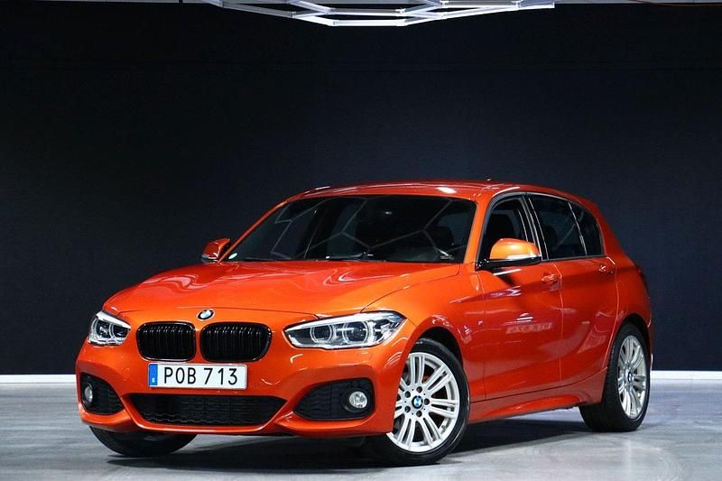 Orange Begagnad 2016 BMW 116 M Sport Halvkombi | 179 900 kr (Marknadspris) - Bild 1/4