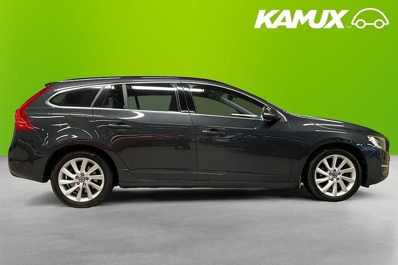 Begagnad Volvo V60 Momentum 114 HK (83 kW) 2015 Silver/grå Kombi