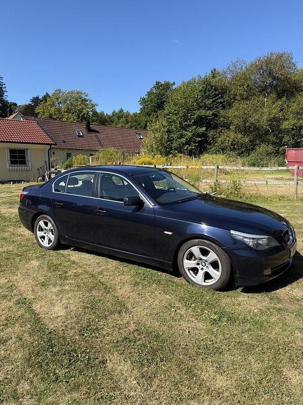Blå Begagnad 2008 BMW 535 Sedan | 85 000 kr (Bra pris) - Bild 1/4
