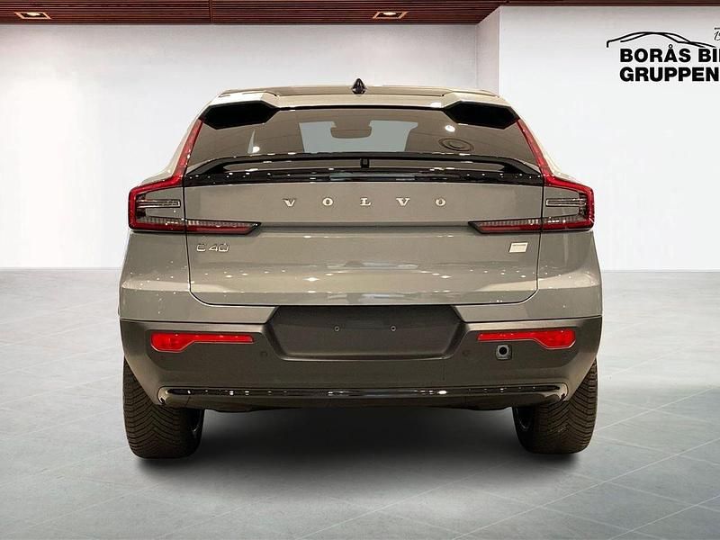 Begagnad Volvo EC40 Core 188 kW (256 HK) 2024 Grå SUV
