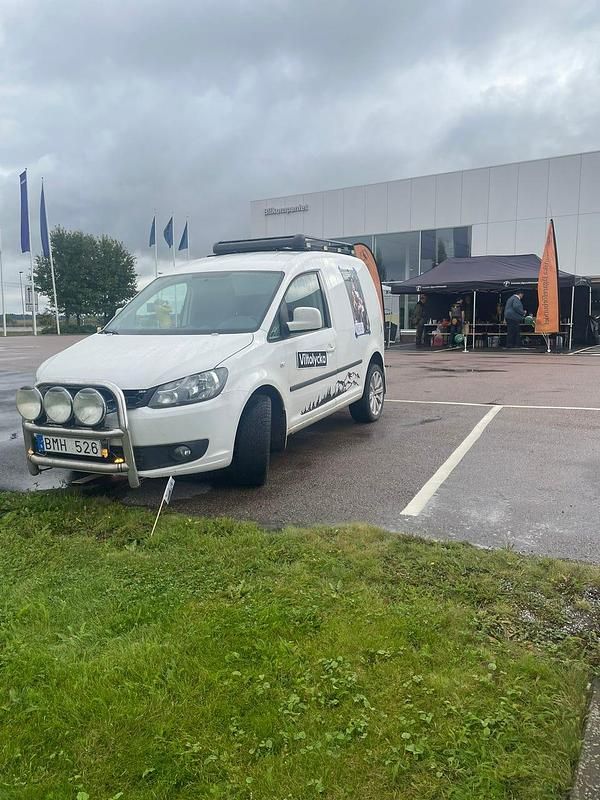 Begagnad VW Caddy 140 HK (102 kW) 2011 Minibuss