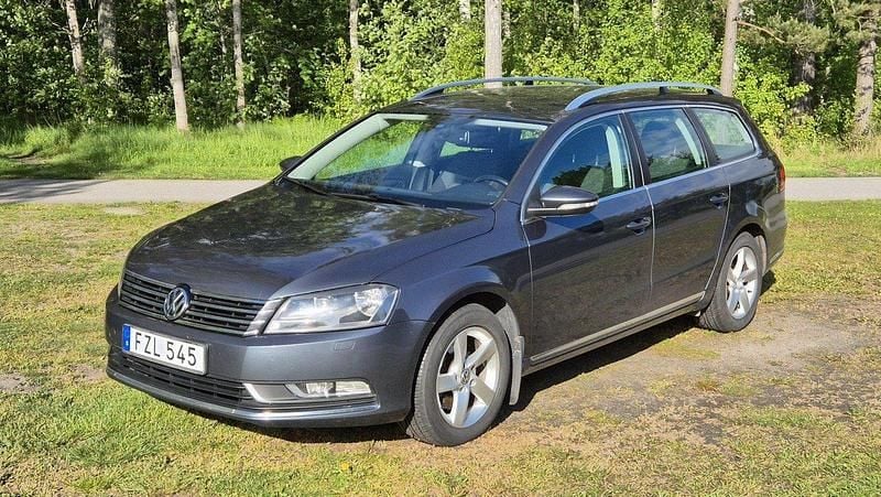 Grå Begagnad 2012 VW Passat Kombi | 57 500 kr (Bra pris) - Bild 1/4