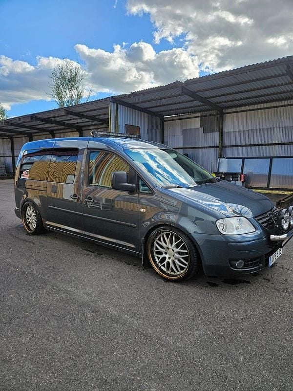 Begagnad VW Caddy Maxi 105 HK (77 kW) 2010 Minibuss