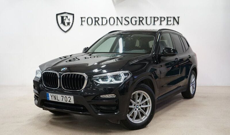 Svart Begagnad 2018 BMW X3 Advantage SUV | 289 800 kr (Marknadspris) - Bild 1/4