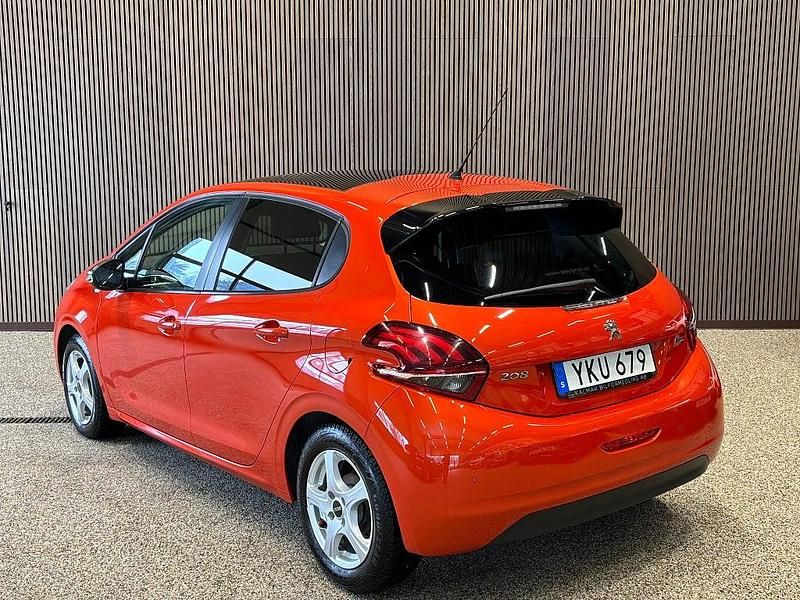 Begagnad Peugeot 208 82 HK (60 kW) 2017 Okänd Halvkombi