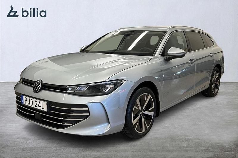 Silver Ny 2026 VW Passat | 469 800 kr (Marknadspris) - Bild 1/4