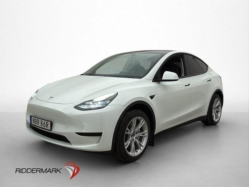 Begagnad Tesla Model Y Standard Range 250 kW (340 HK) 2024 Vit SUV