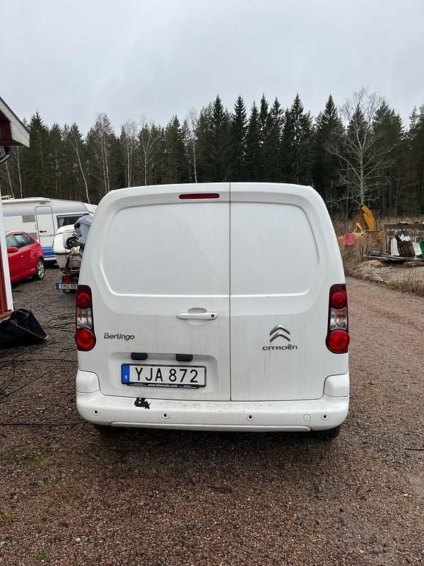 Begagnad Citroën Berlingo 99 HK (72 kW) 2016 Minibuss