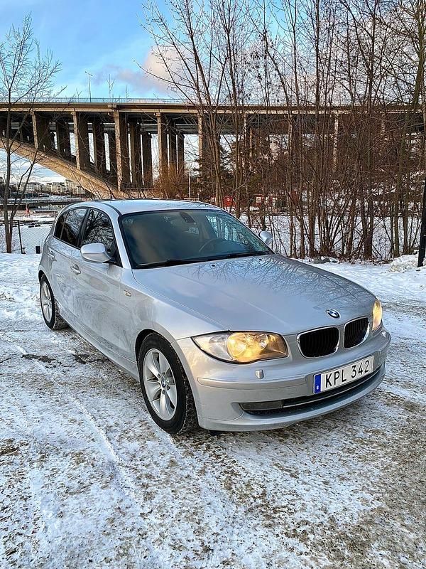 Begagnad BMW 118 143 HK (105 kW) 2010 Halvkombi