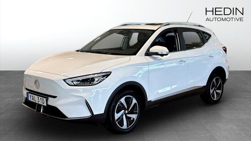 Vit (white) Begagnad 2022 MG ZS Luxury Sedan | 254 900 kr (Superpris) - Bild 1/4