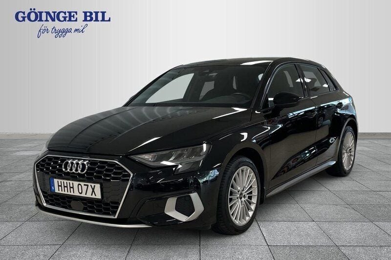 Svart Begagnad 2022 Audi A3 Sportback Proline Halvkombi | 239 000 kr (Marknadspris) - Bild 1/3