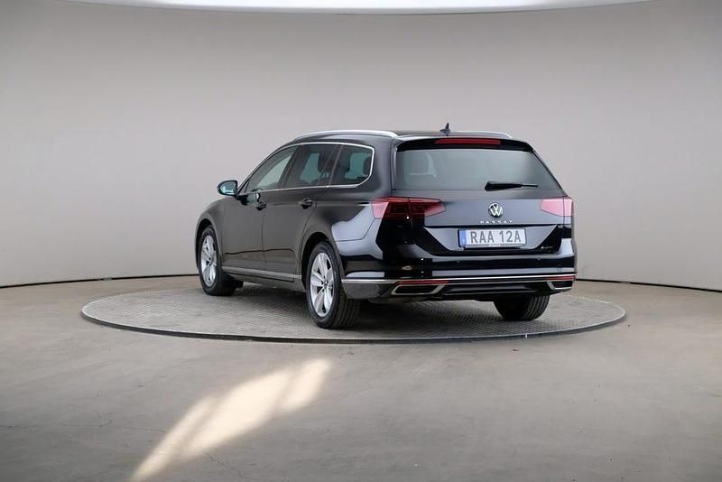 Begagnad VW Passat Executive 200 HK (147 kW) 2022 Svart Kombi