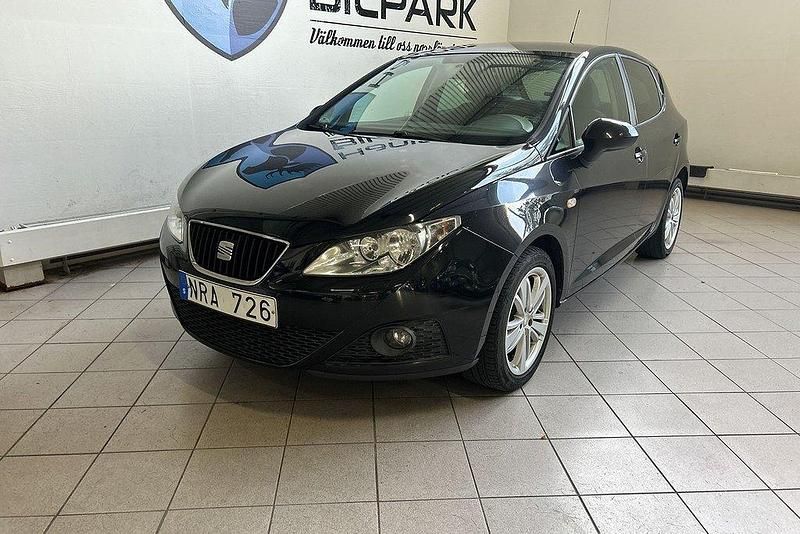 Svart Begagnad 2010 Seat Ibiza Style Halvkombi | 39 900 kr (Marknadspris) - Bild 1/2
