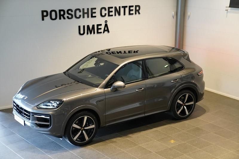 Ny Porsche Cayenne 471 HK (346 kW) 2025 Grå SUV