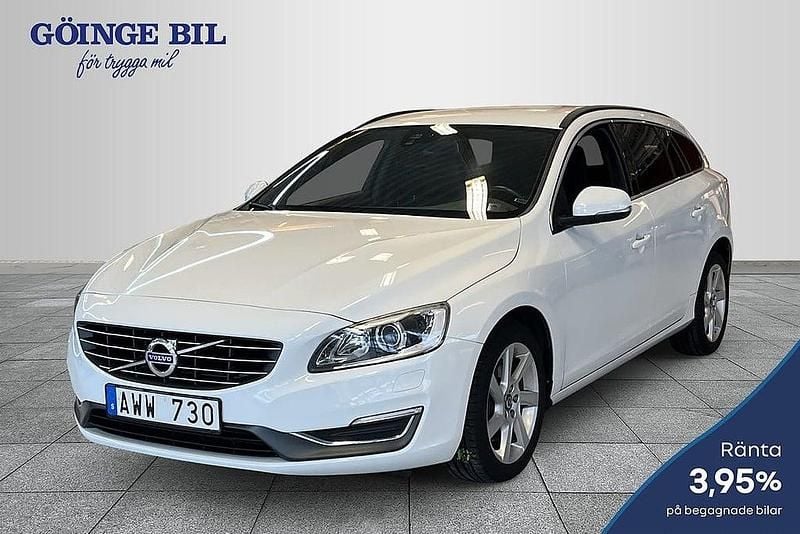 Vit Begagnad 2013 Volvo V60 Momentum Kombi | 165 000 kr (Marknadspris) - Bild 1/2
