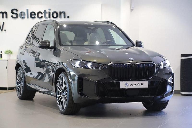 Grå Begagnad 2025 BMW X5 SUV | 1 249 000 kr - Bild 1/2