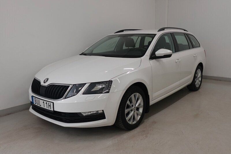 Vit Begagnad 2020 Skoda Octavia Kombi | 139 900 kr (Superpris) - Bild 1/4