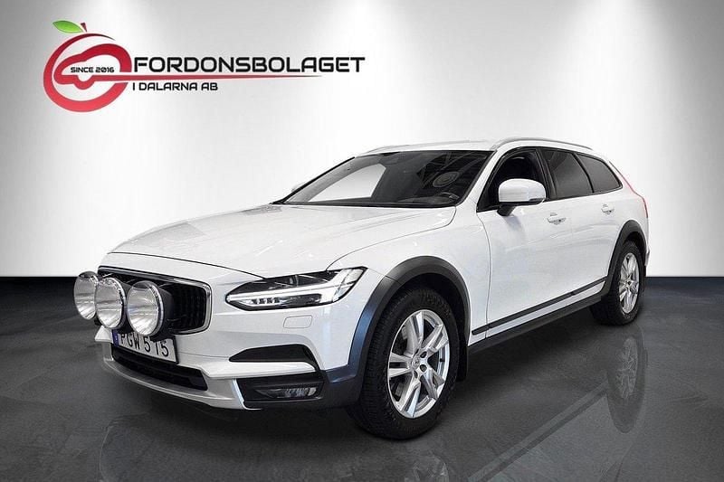 Vit Begagnad 2017 Volvo V90 CC Momentum Kombi | 229 000 kr (Marknadspris) - Bild 1/4