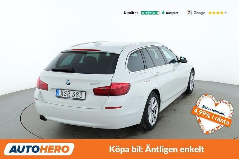 Begagnad BMW 520 Comfort Edition 192 HK (141 kW) 2015 Vit Kombi